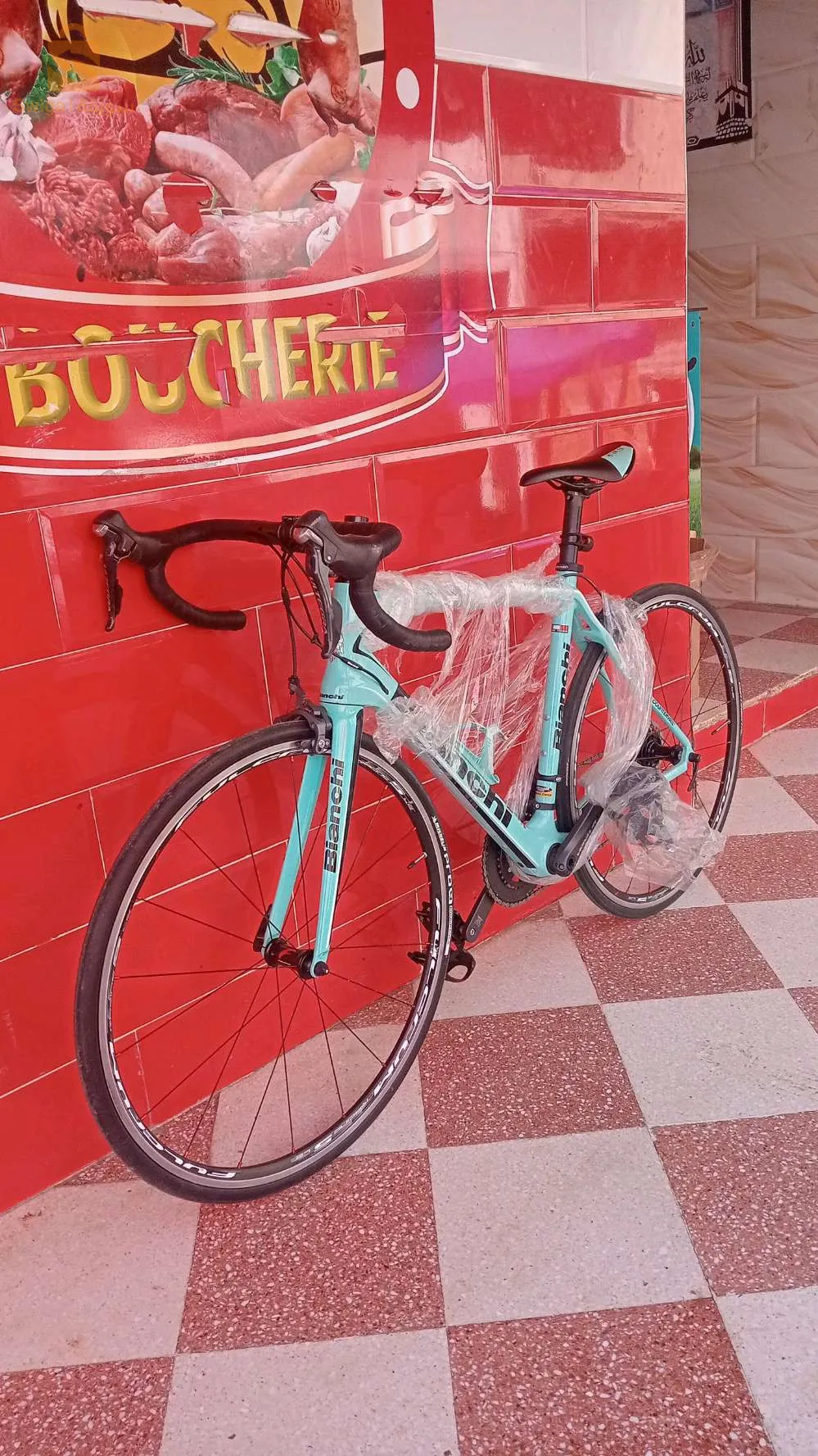 دراجة هوائية اصليا إيطالية صنع مصنوعة من الكربون جديدة 10/10