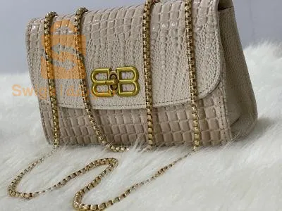 حقائب رائعة صينية نسخة من اصلي وبسعر رائع