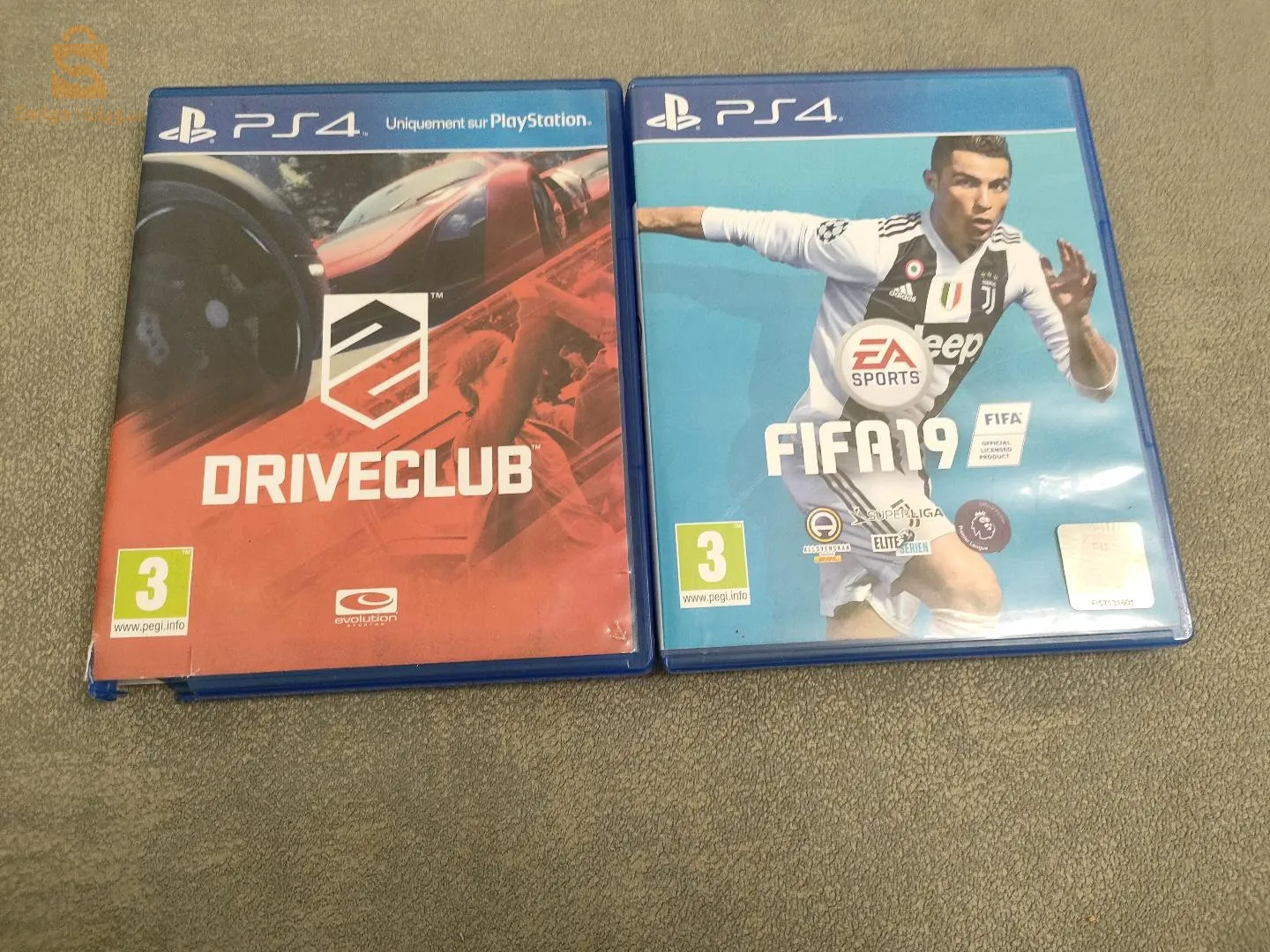 PlayStation 4 Jet Black