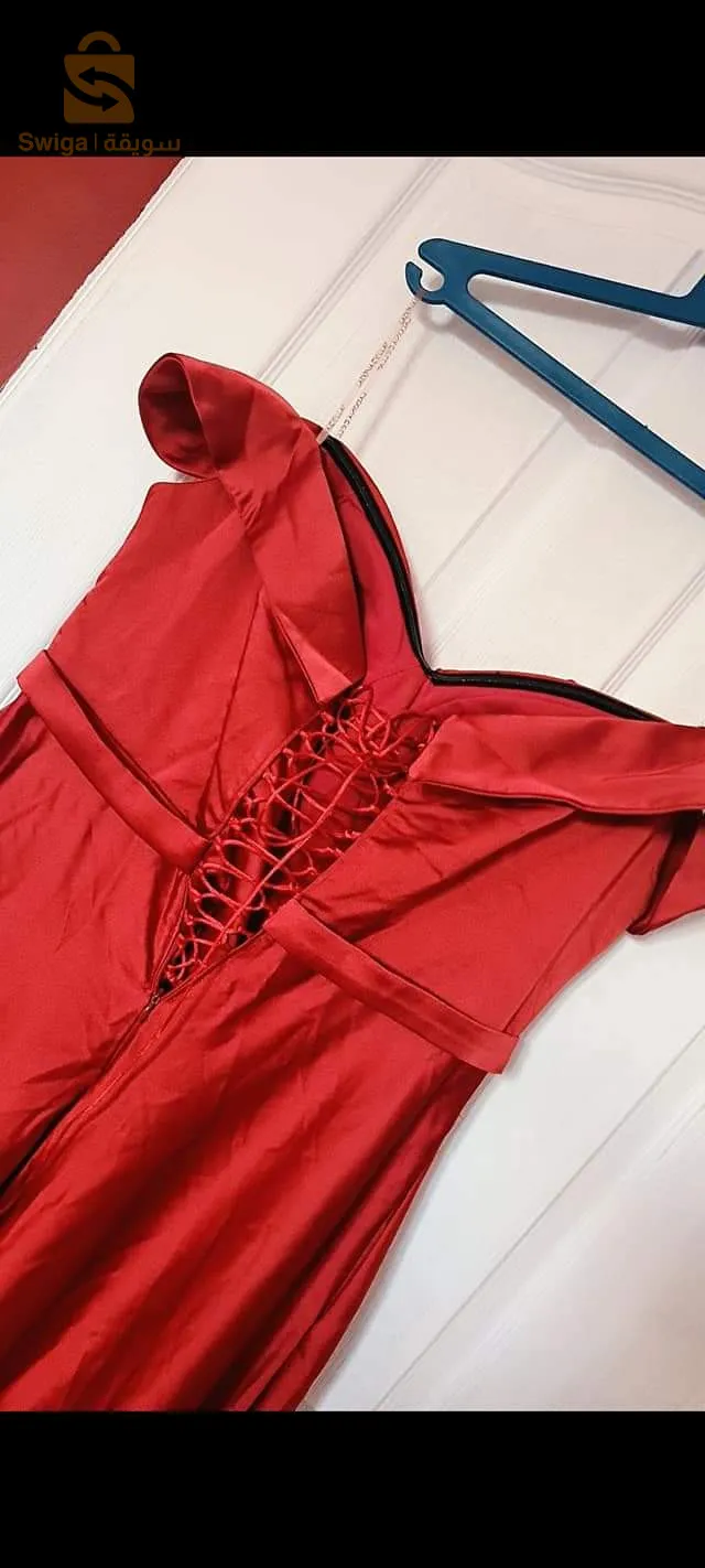 بيع لبسة تع عرس ملبوسين خطرة طاي 46 .48.50 اما السواري الحمرا تلبس طاي 40و اطلع خاطر فيها الخيط من لور بأه تزيد و تنقص تلبس حتة لل50 مكان زرالدة الجزائر العاصمة وطبعا لتدي عليا 2ولا 3 نقصلها