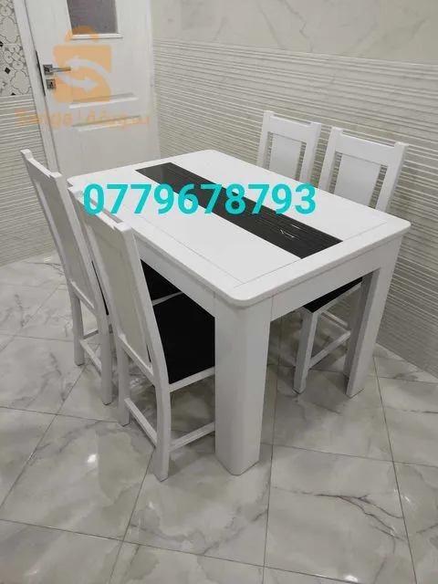 Table salle à manger 4 chaises être produit local En bois hêtre  🤩🤩