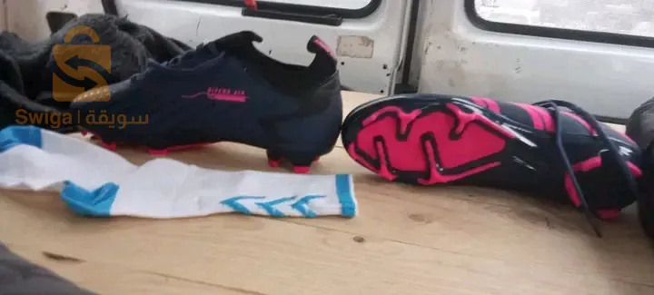 ملابس و احذية رياضية