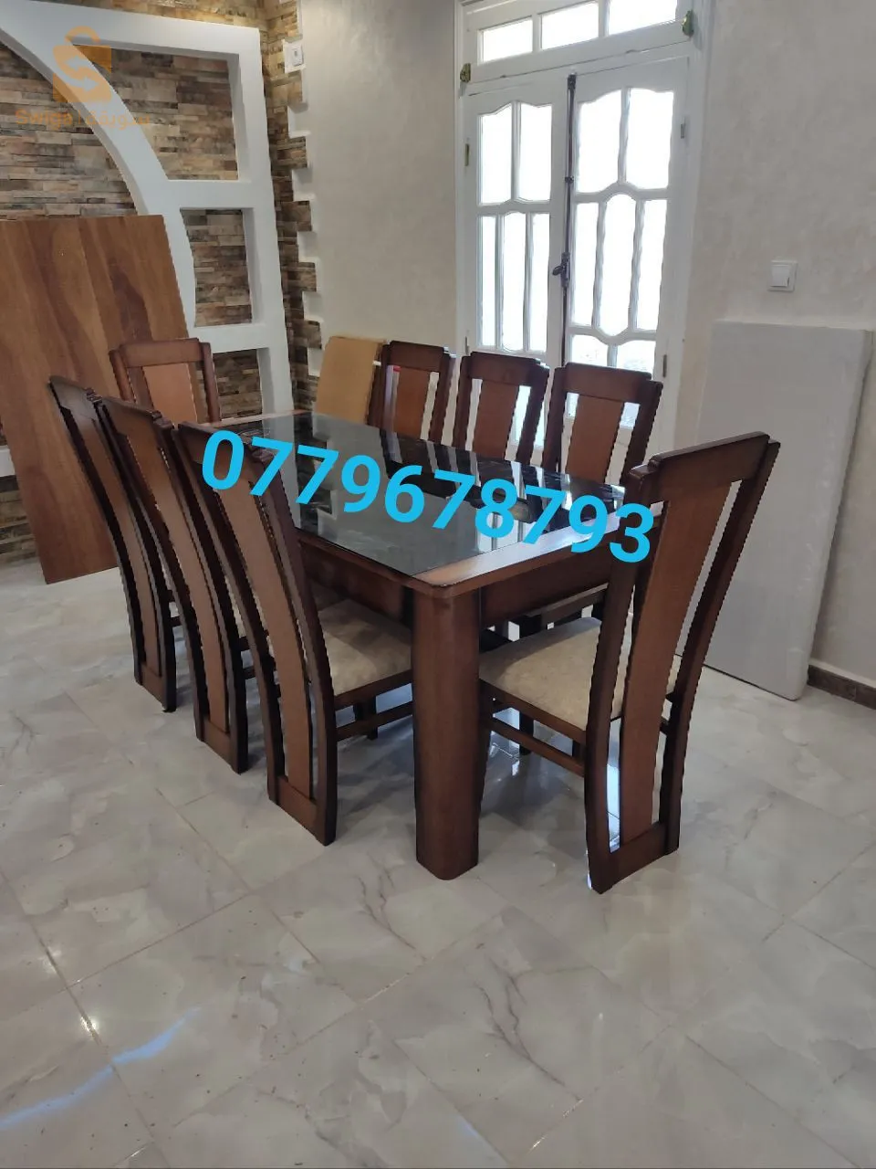Table salle à manger 8 chaises être produit local En bois hêtre  🤩🤩