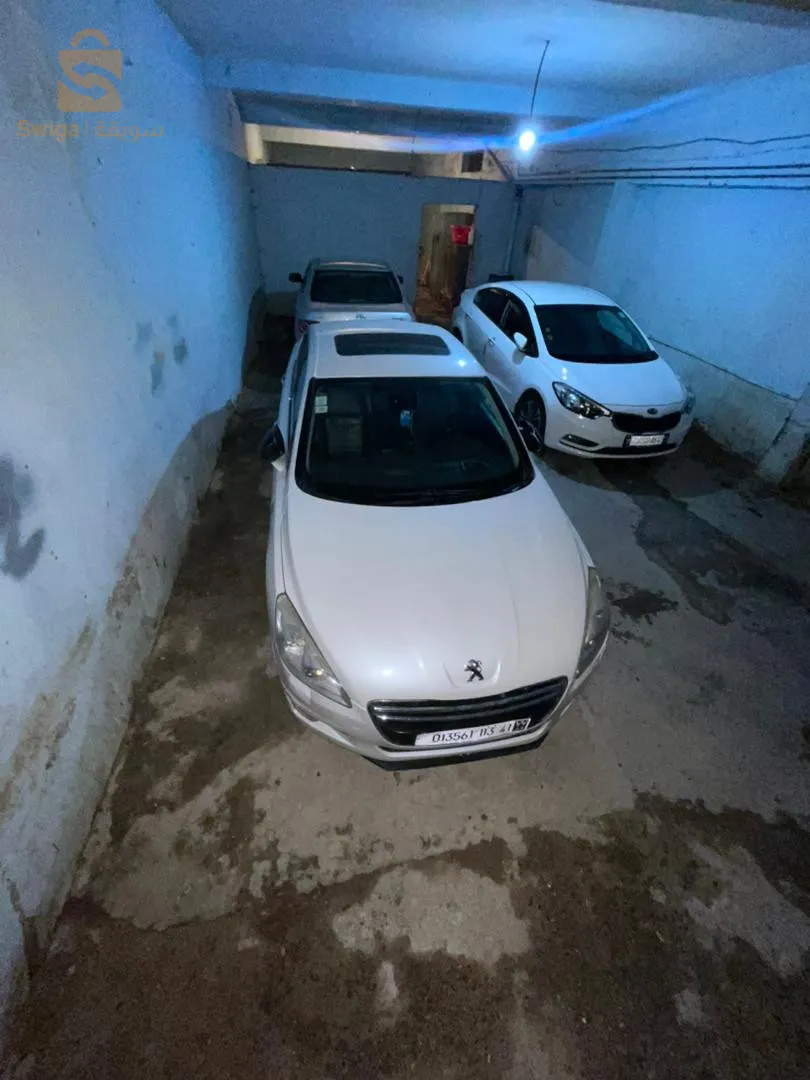 سيارة