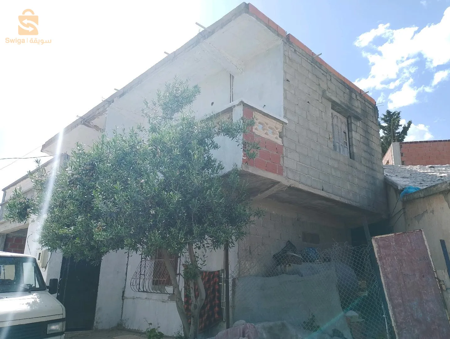 فيلا من مميزات القرب من احتياجات الشخصية مثل المدرسة و البلدية وسوق والمستلزمات الاخرا