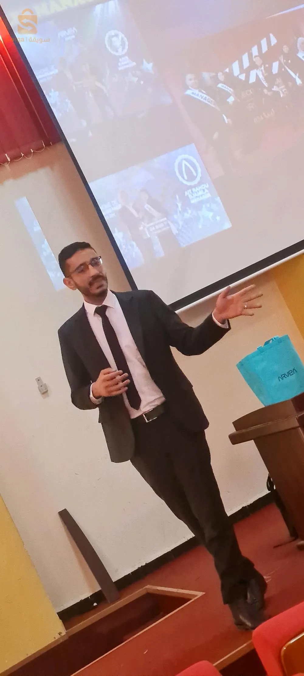 مسوقين بالعمولة وقادة فرق