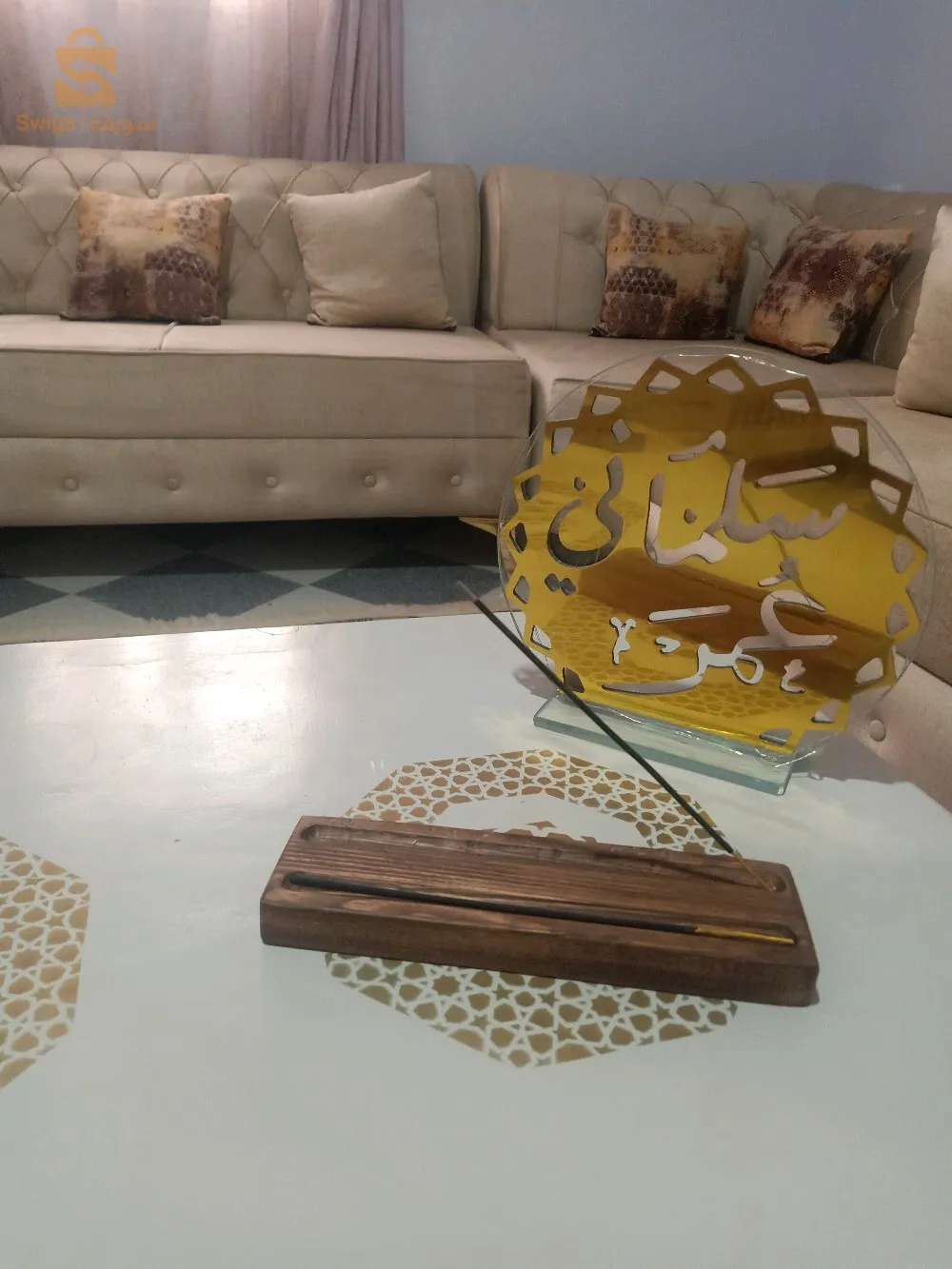 حاملة عنبر من الخشب الطبيعي