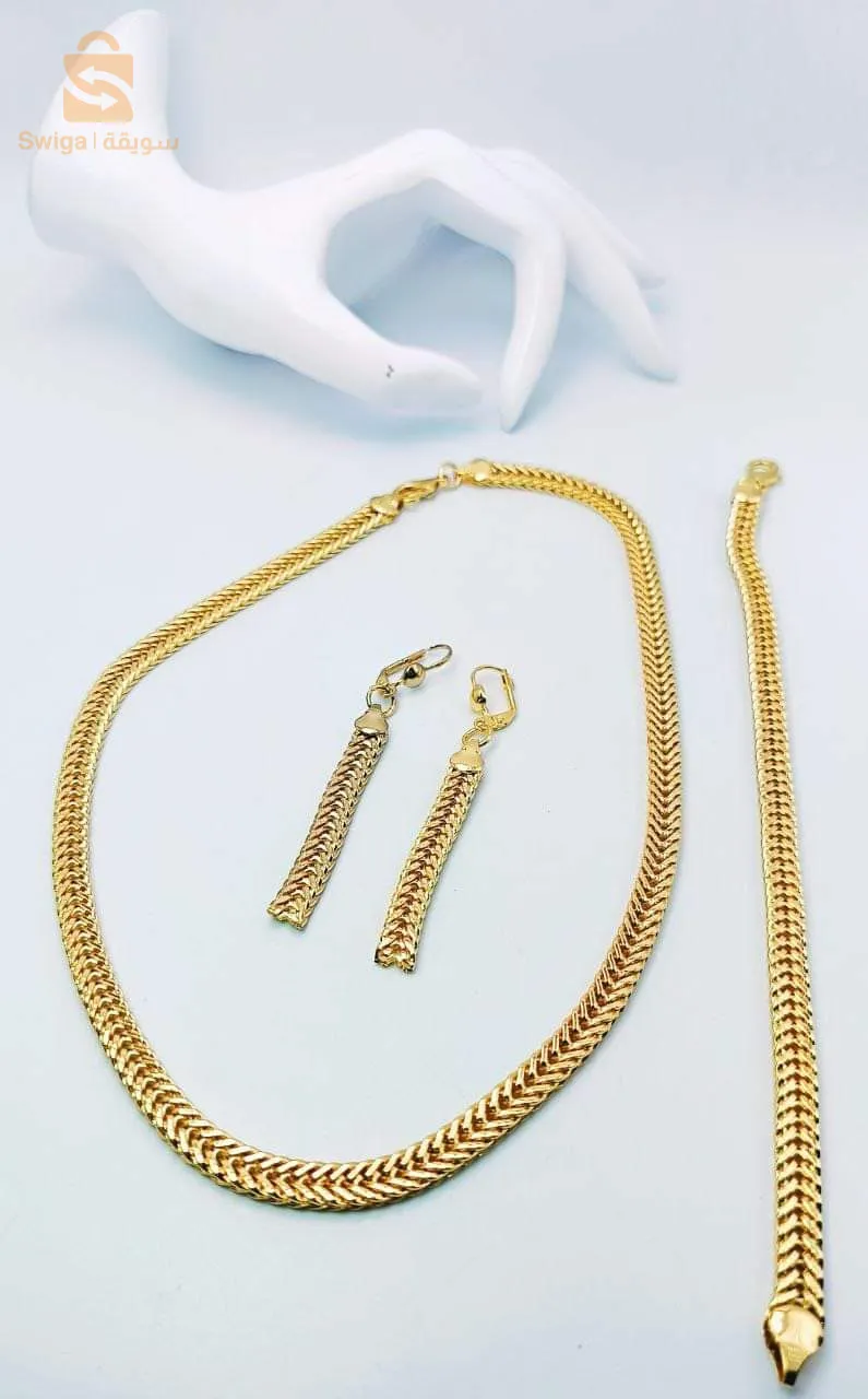 طقم شبيه الذهب