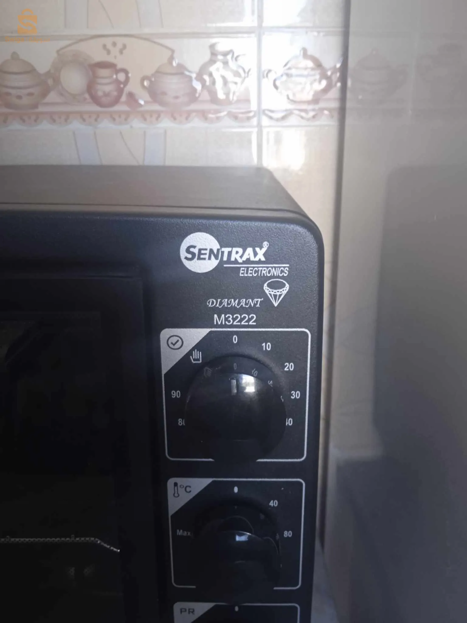 فرن كهربائي متوسط الحجم