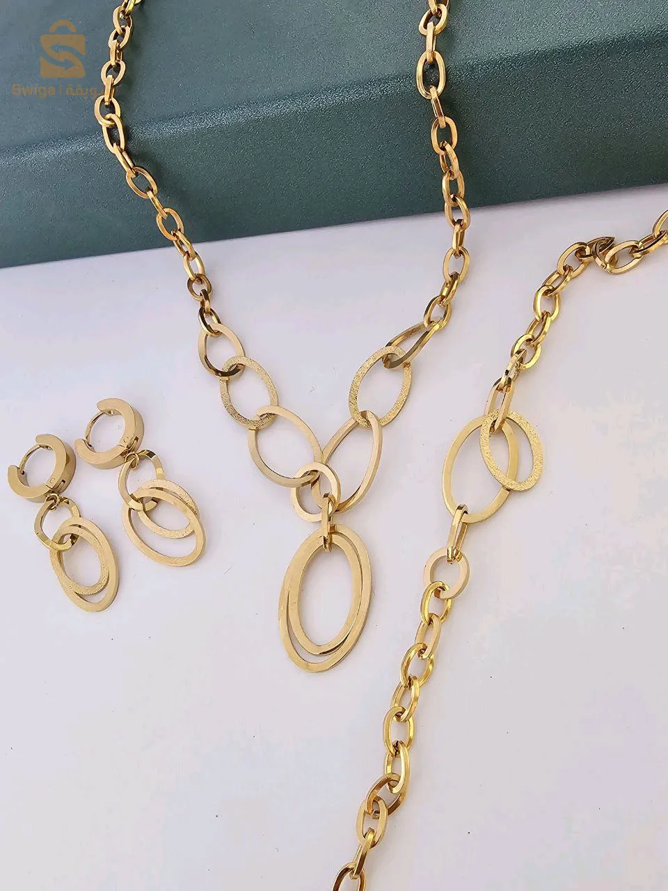 آسي وبلاكيور