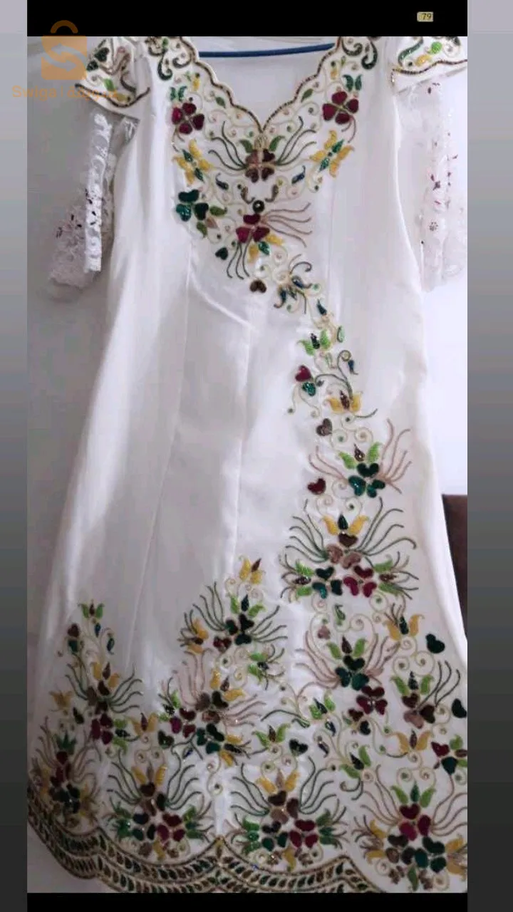 قندورة بيضاء