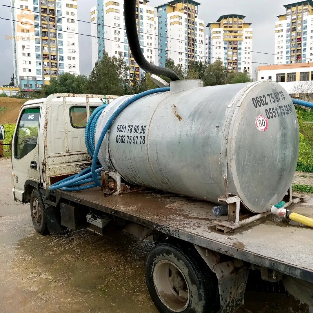 شاحنة نقل الماء