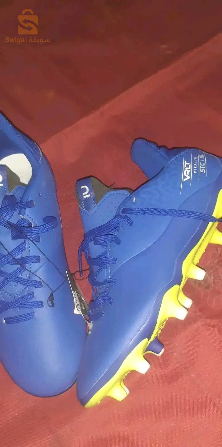a vendre souliers de foot kipsta super good