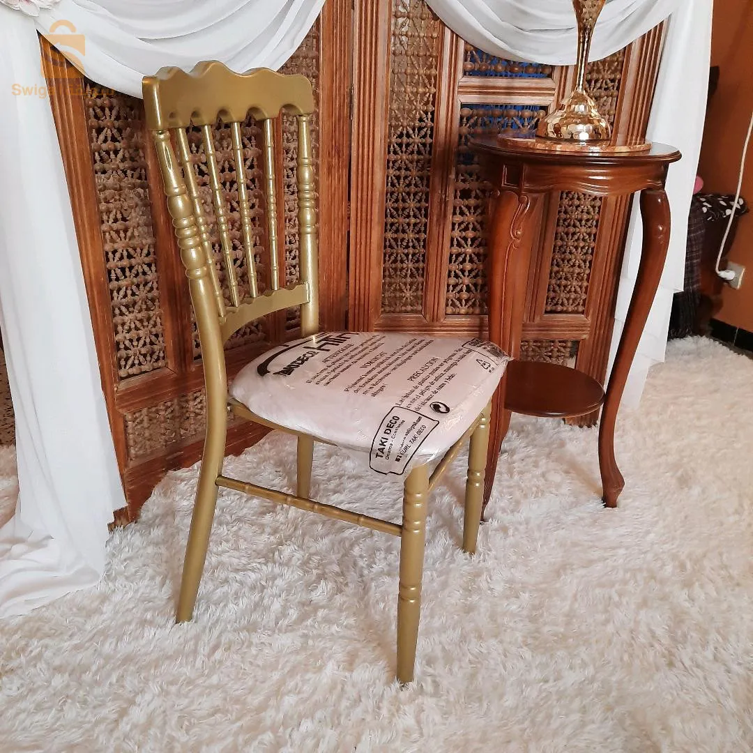 Lot De 40 Chaises Napoléon Pour Traiteurs Et Organisateurs D'événements