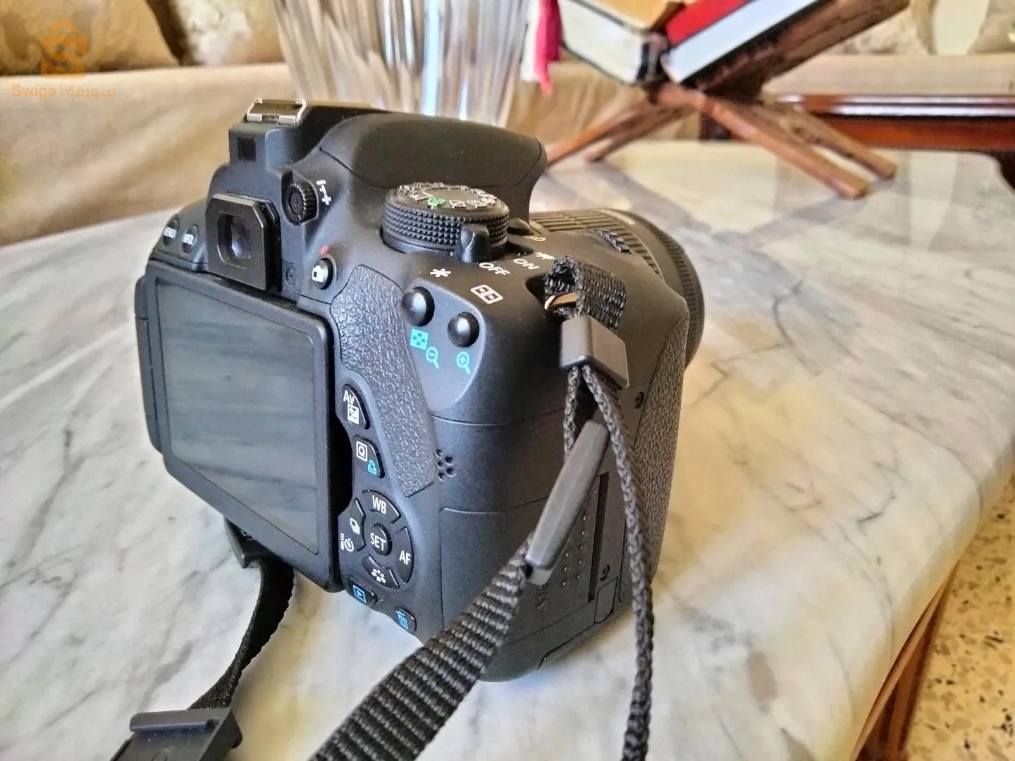 Canon 700d version canadienne objectif 18-55mm + carte mémoire 128go