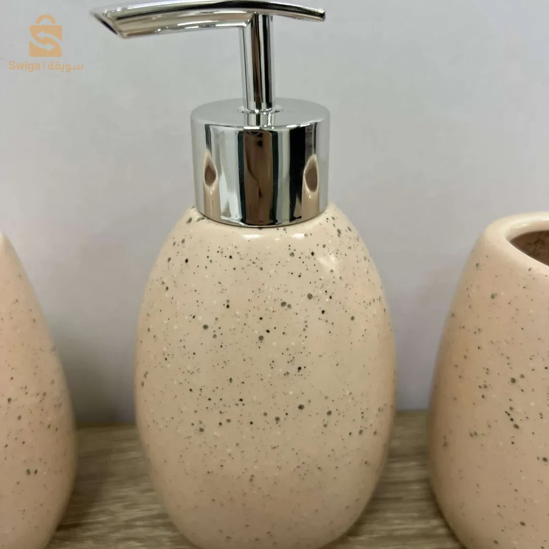 مجموعة حمام مصنوع من السيراميك