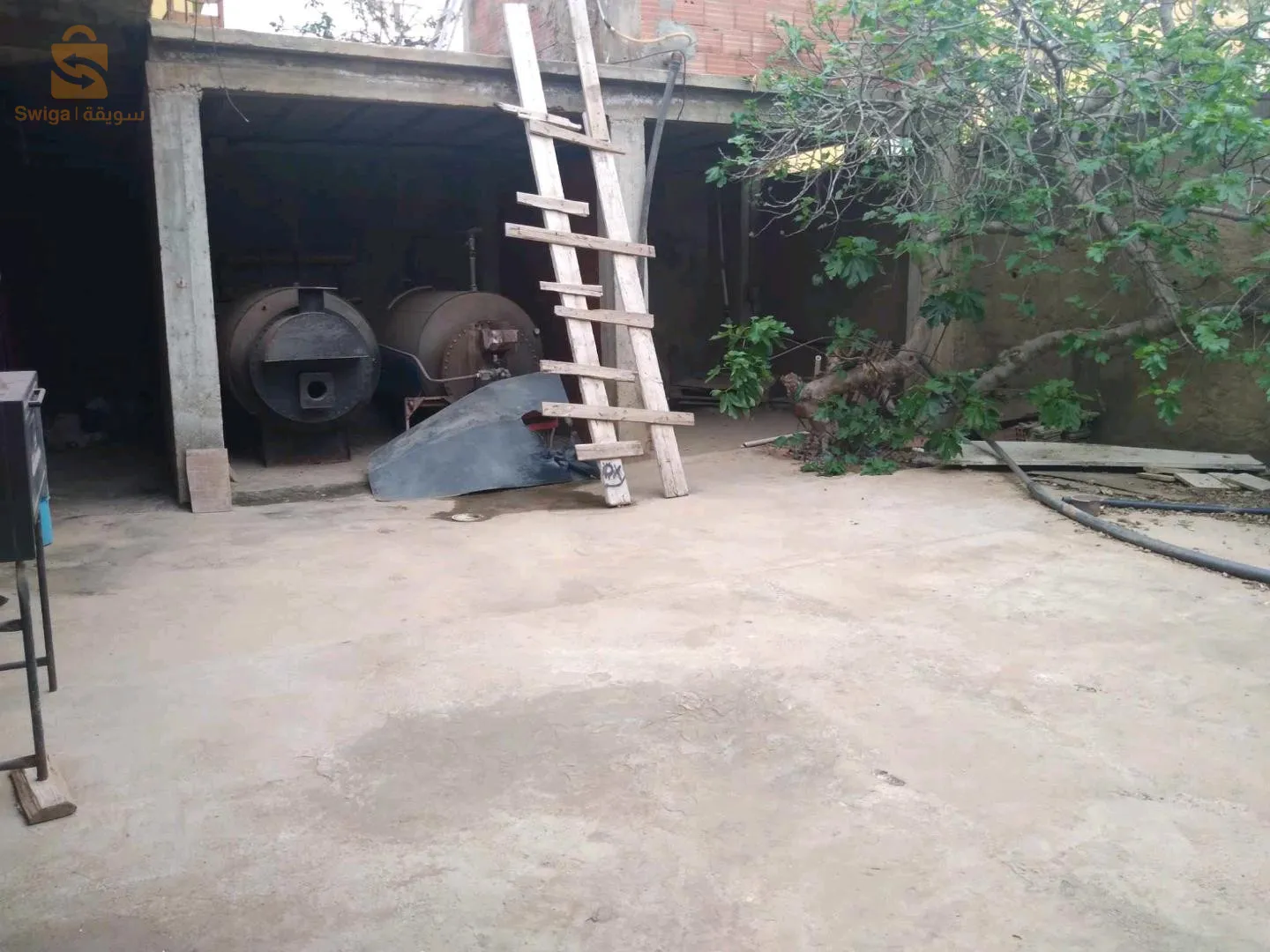 بيت مع حمام للبيع