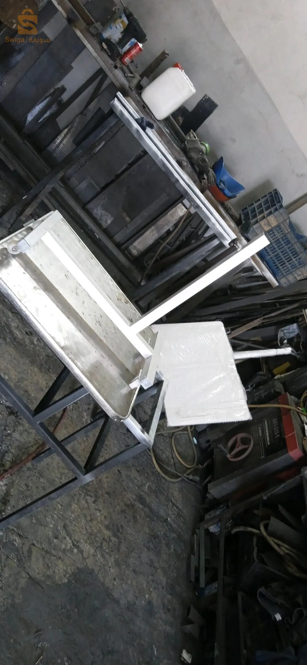 طاولة السرير  0795022956