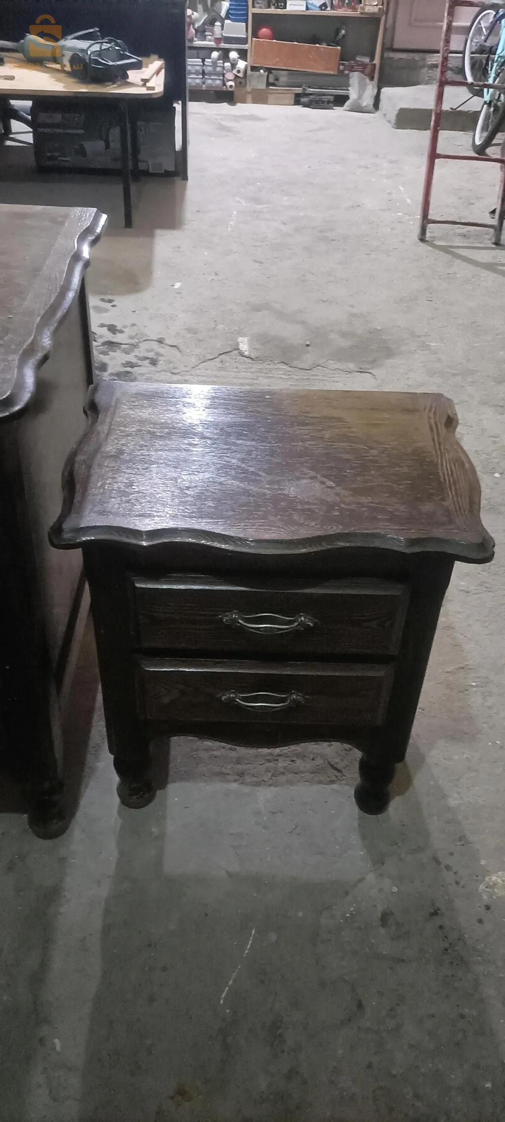 coiffeuse et table de nuit