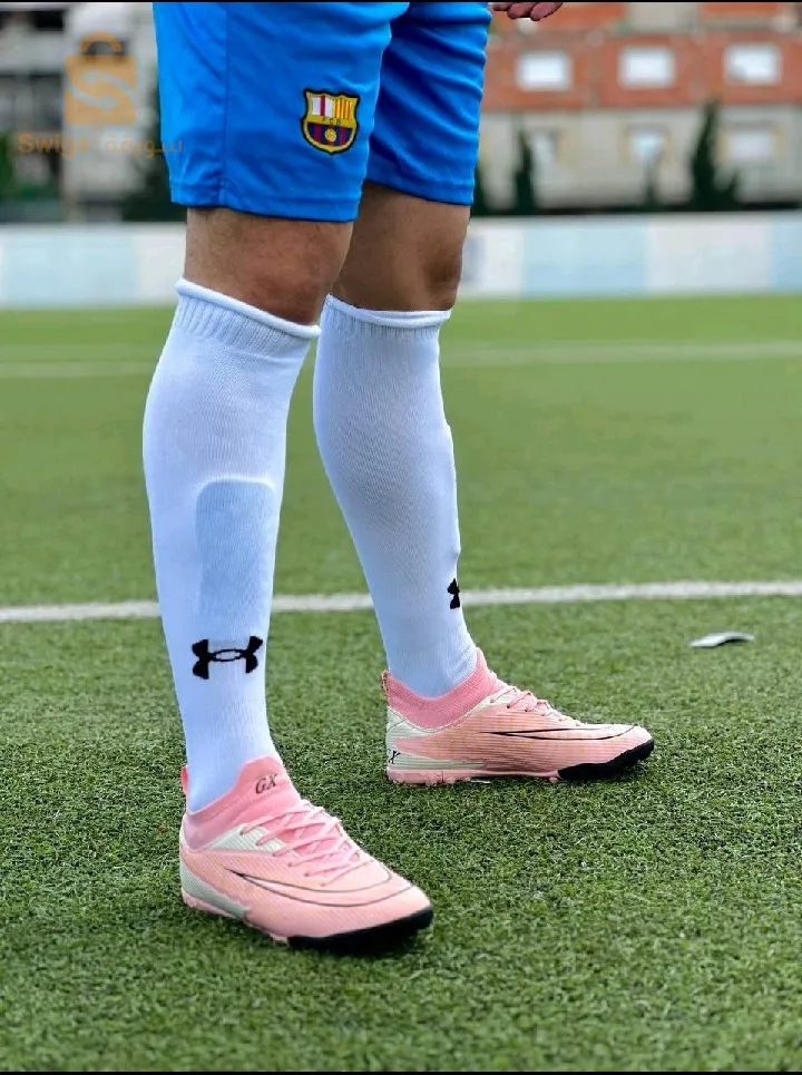 Pack joueur 
1_ ensemble REAL MADRID ou BARCELONA 
2_ Les bas 
3_ protège tibia
4_ soulier tous terrains ou crampons 
✅ إستفد من أفضل خدمة توصيل سريعة (2 - 4 أيام) لـ58 ولاية جزائرية مع ضمان حسن المعاملة وجودة الخدمة.
✅ الدفع سيكون مباشرة بعد إستلام السلعة ووصولها لمنزلك أو مقر العمل حسب العنوان الخاص بك
✅ المنتج مضمون بجودة عالية.
✅ أفضل سعر في السوق.
✅ إستبدال سهل ومجاني.
✅ نحن دائماً جاهزون لمساعدتك.