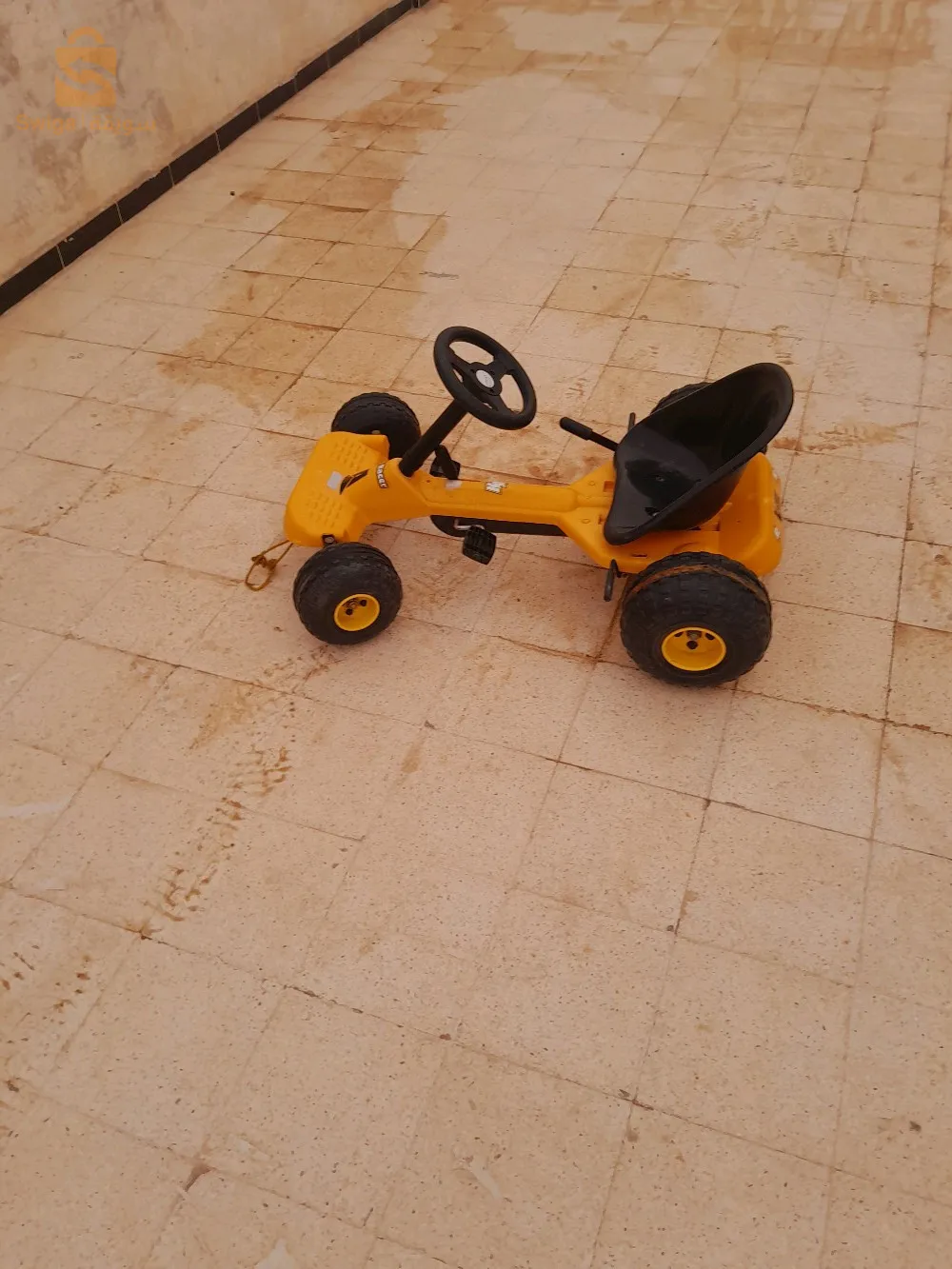 Scooter 3 roule + petite voiture très bonne état venu à London