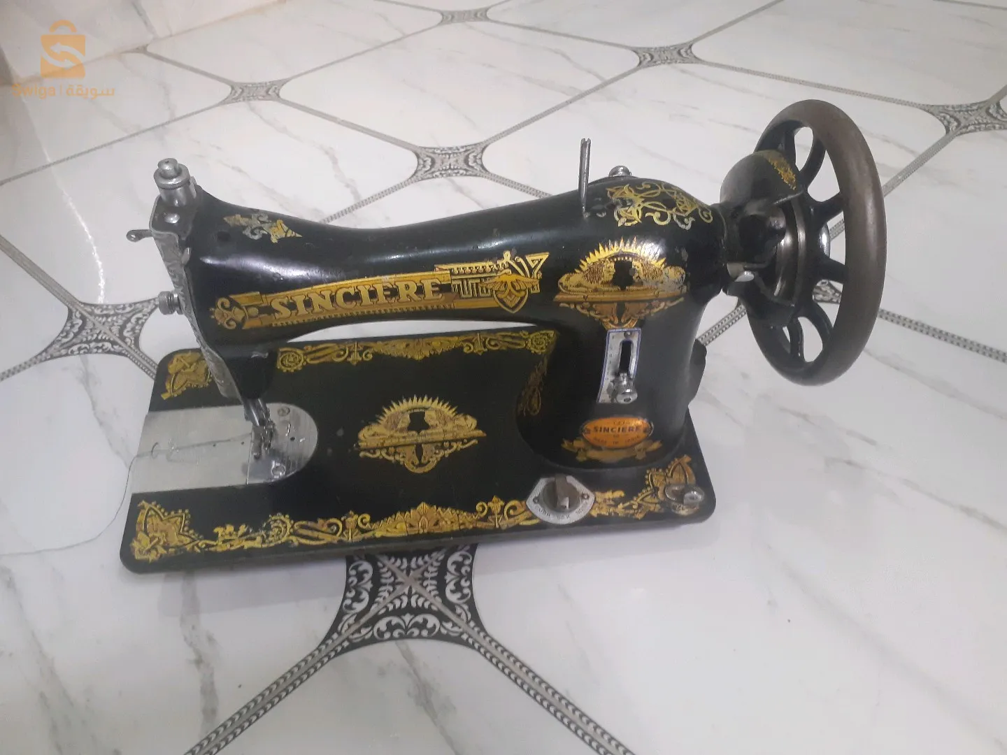 الة خياطة من نوع "sincfere" حالة جيدة