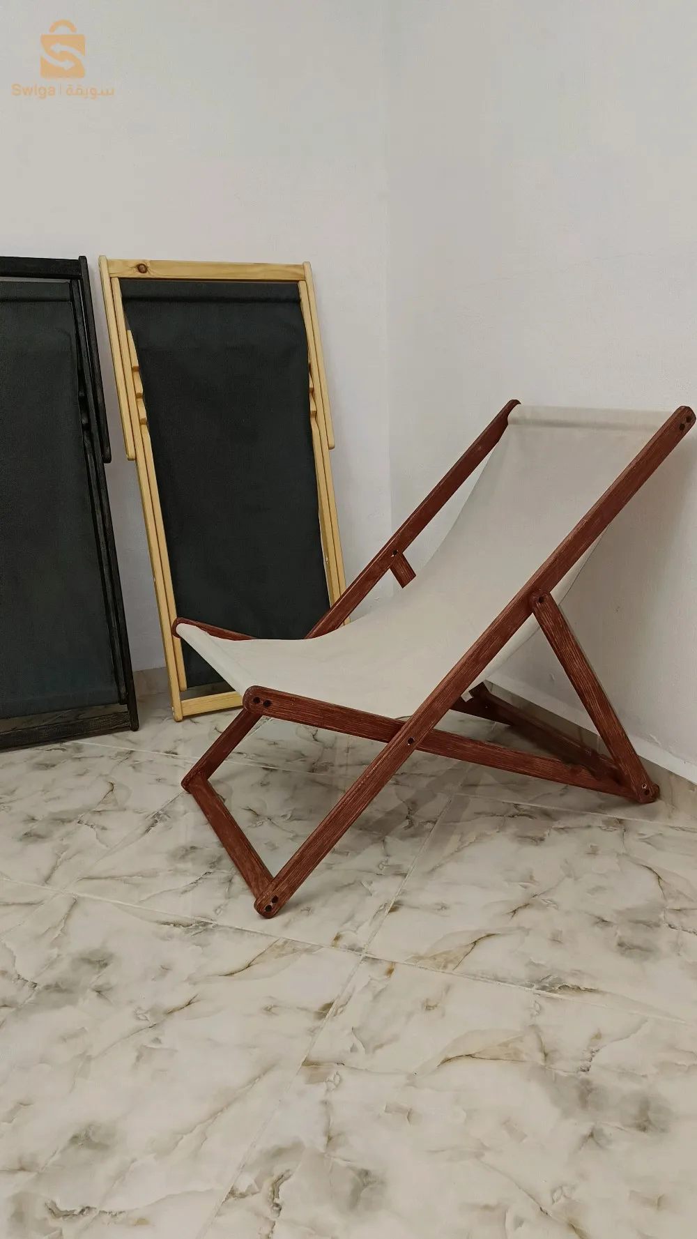 كراسي  للاسترخاء و الاستجمام في المسابح و في المنزل و الحدائق