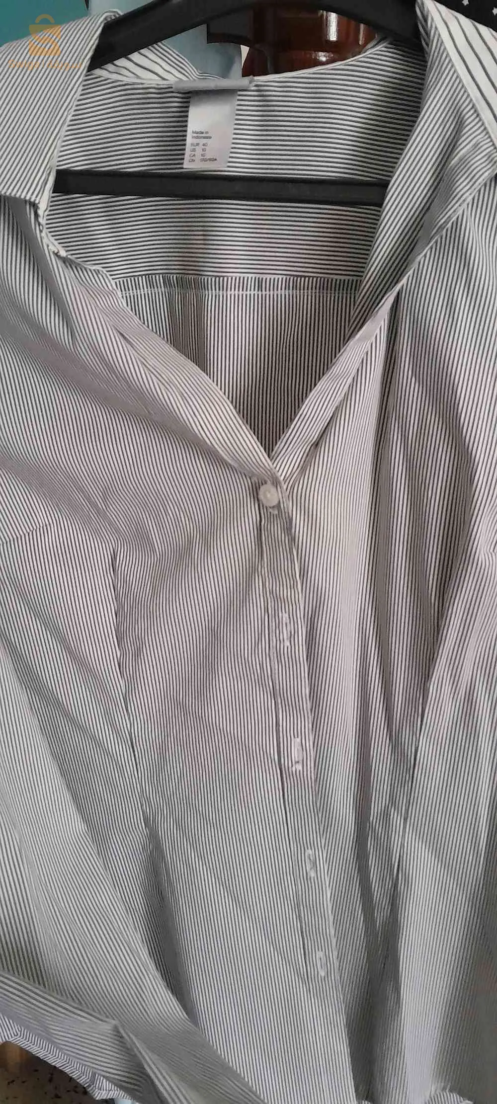 chemise grise trop belle