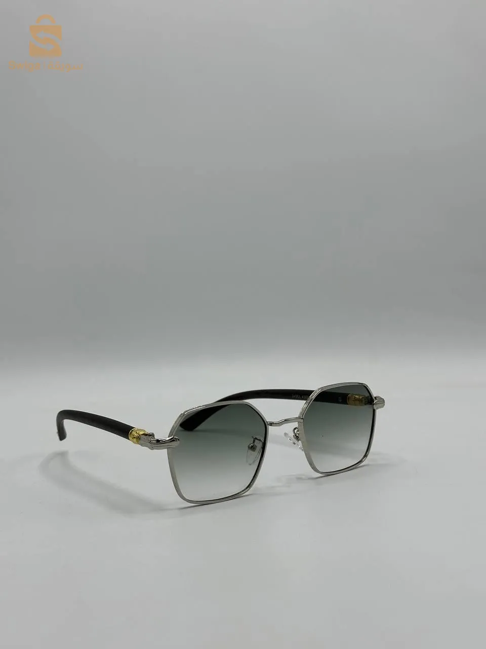 Lunette de soleil chrome hearts + pochette gratuit