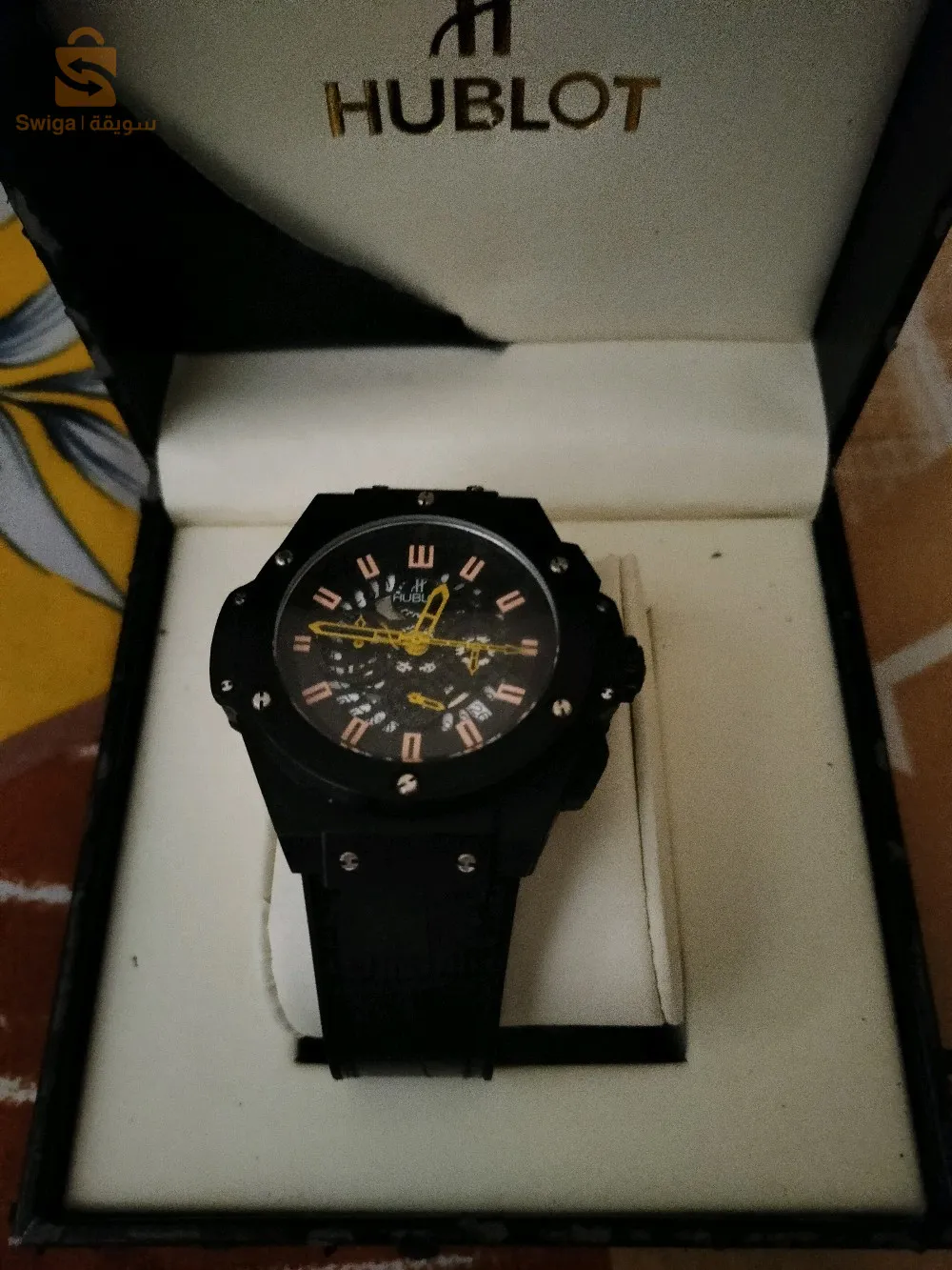 ساعة hublot حرة و نظيفة