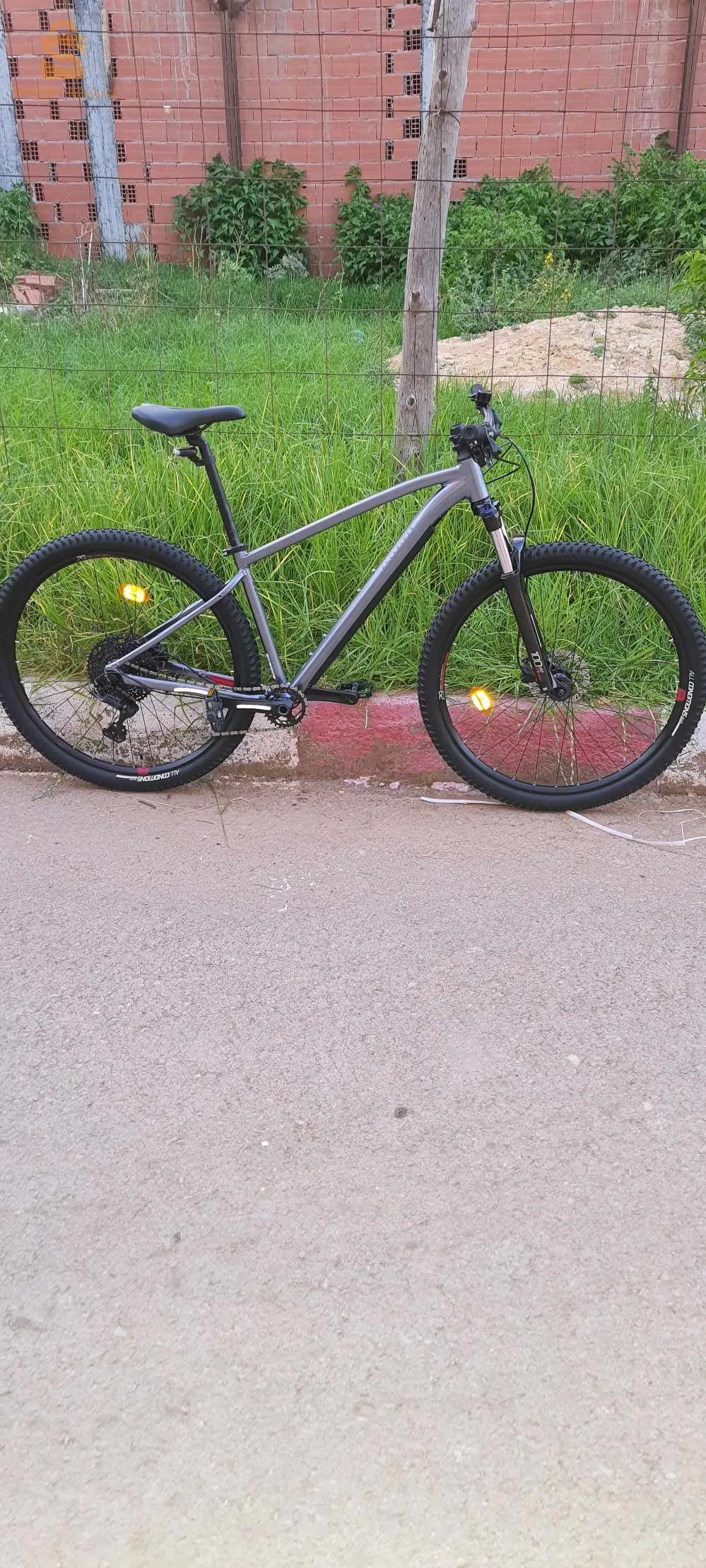 دراجة هوائية مشاءالله جديدة 
rockrider 29L