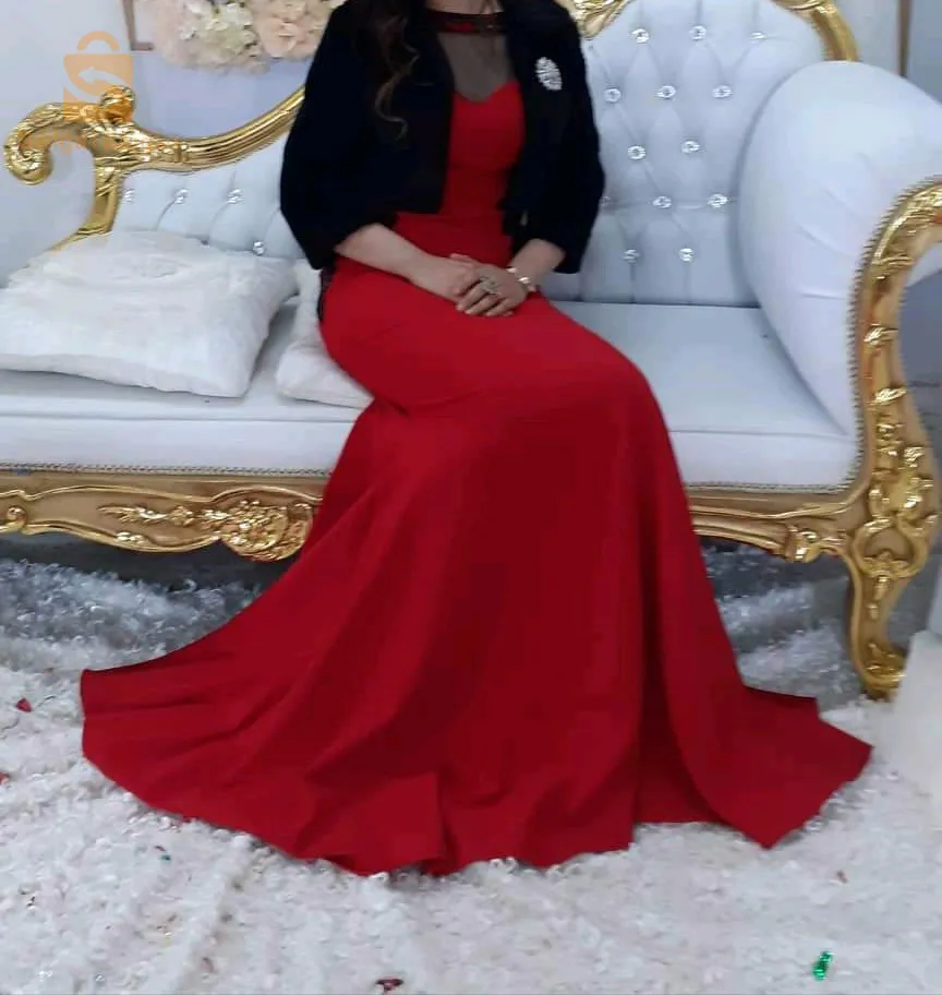 très belle robe soirée sirène rouge