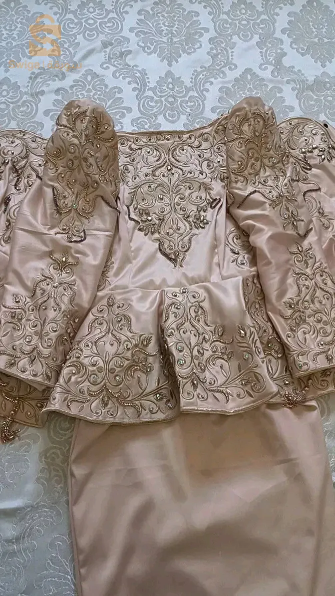 كيما وعدتكم نوفي بوعدي 💍🥀
اذا مدرتيش هدا في تصديرتك غير مكلاه تقوليلهم موتو 🤭🤭😂
كراكو مودال لي راهو داير حالة 
شعرة حرة وعقاش حر مخيط خيط وبرا 
قماش كاين 4 انواع 
قطيفة جبوناز وستان وكراب سعر 3ملاين وتوصيل مجاني 
قطيفة المون 38000دج وتوصيل مجاني 
الالوان 
نواغ وقرونة وغوز فوشيا وبلو غوا وبلونوي وباج غوزي واحمر واخضر وفاغ دو وبلو بترولي
