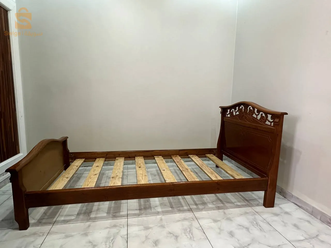 سرير لشخص واحد