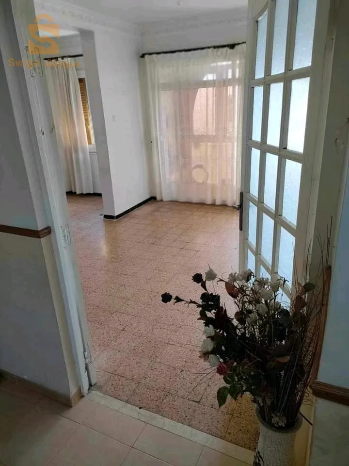 شقة f4  بمساحة 100متر