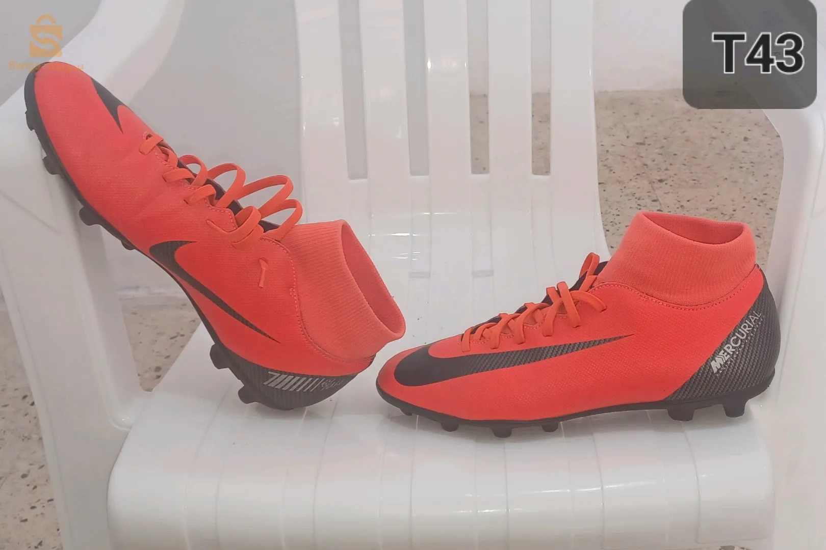 أحذية رياضية كابة