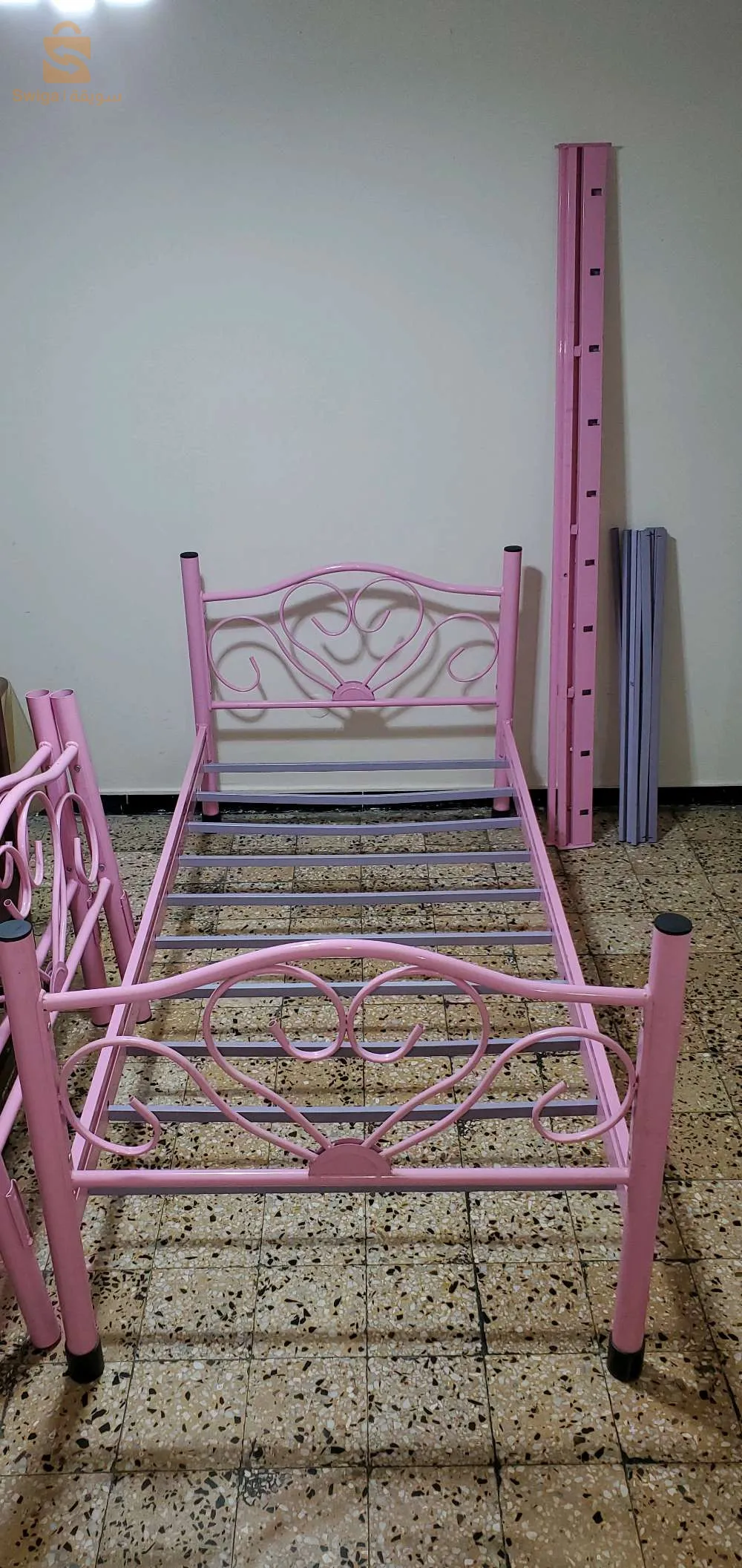 2 سرير للبيع