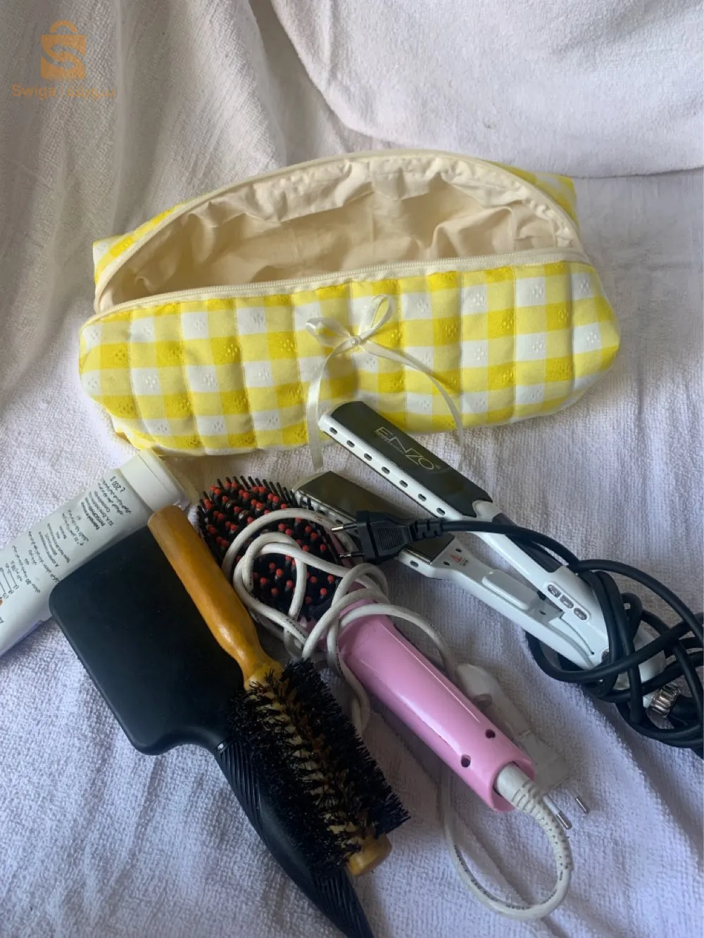 حقائب مكياج باحجام مختلفة