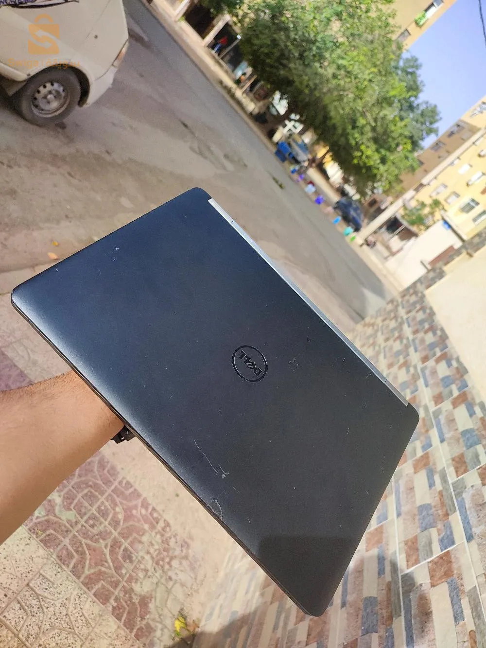 PC portables Dell latitude e7470 i5 6em 256gb SSD 8gb ram ymchi bl câble khouti souma l'affaire