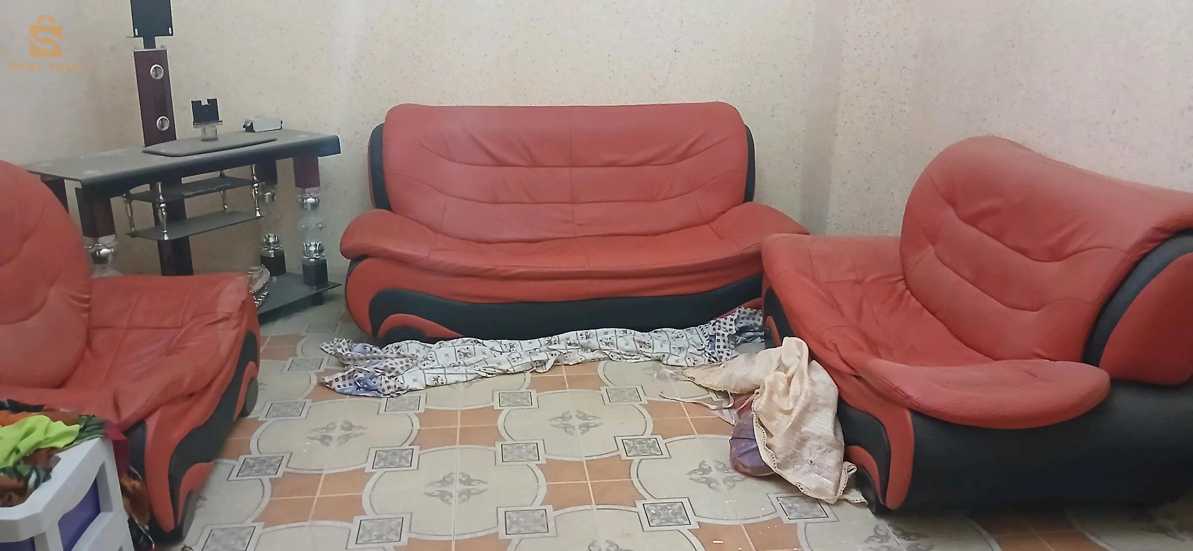 اريكا ت وطاولة خاصة بالتلفزيون السعر من عند الشاري