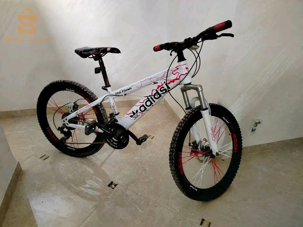 دراجة هوائية من نوع adidsi