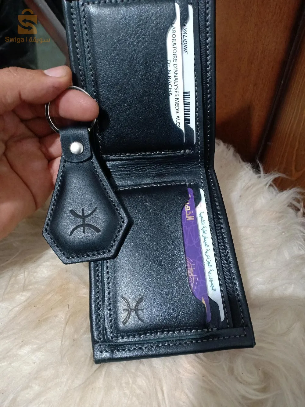 محفظة رجالية + حامل مفاتيح من الجلد الطبيعي اللين 🤩 مع امكانية كتابة الاسم بالليزر حسب الطلب و هذا كله بسعر جد مغر
