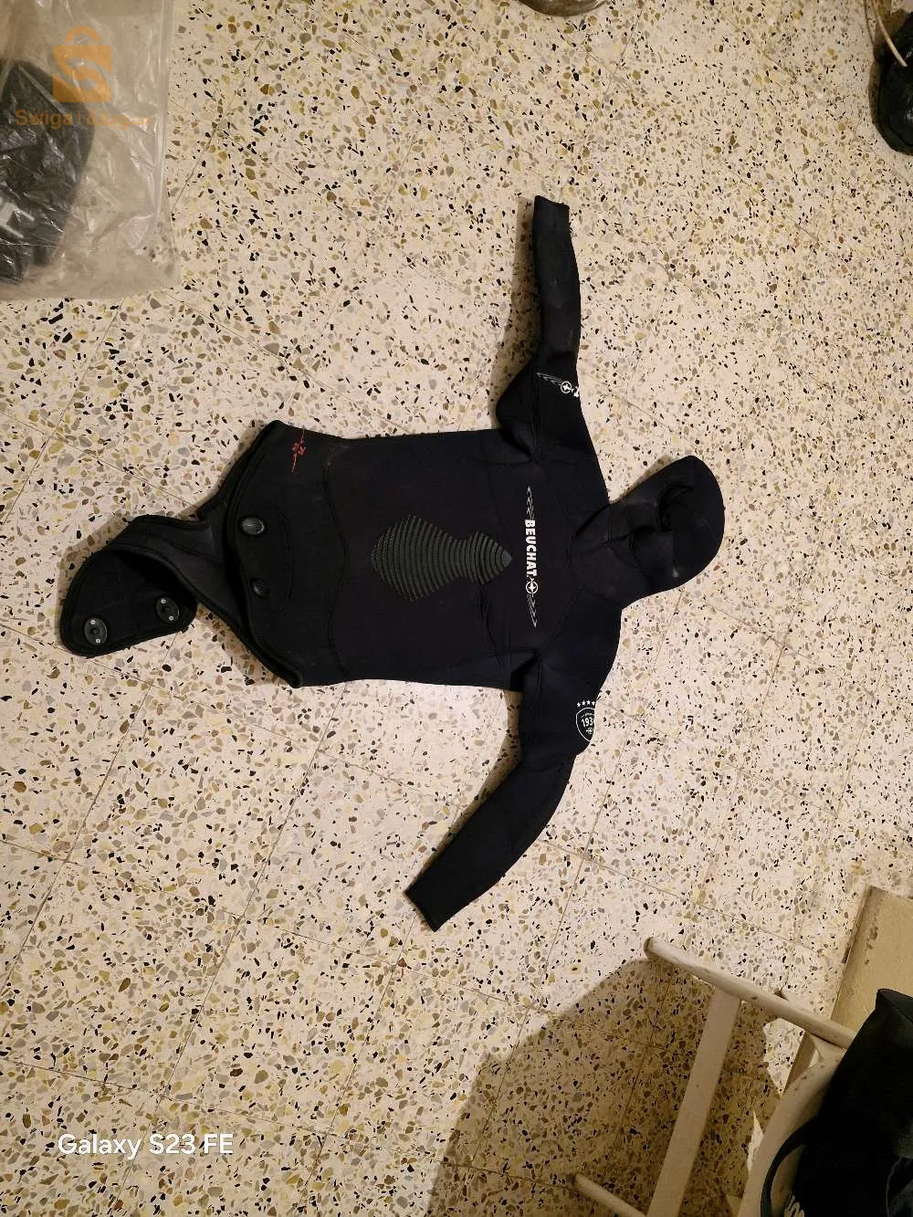 بيع بدلة الصيد في حالة جيدة