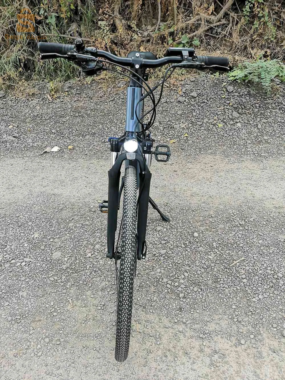 3دراجات كهربائية حابطين من أروبا زرج بالشارجور دوريجين وحدة مفيهاش