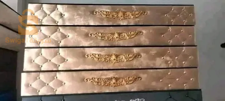 Canvases, tables, tables, and Port Chaussures, good firewood and decorations for the TV