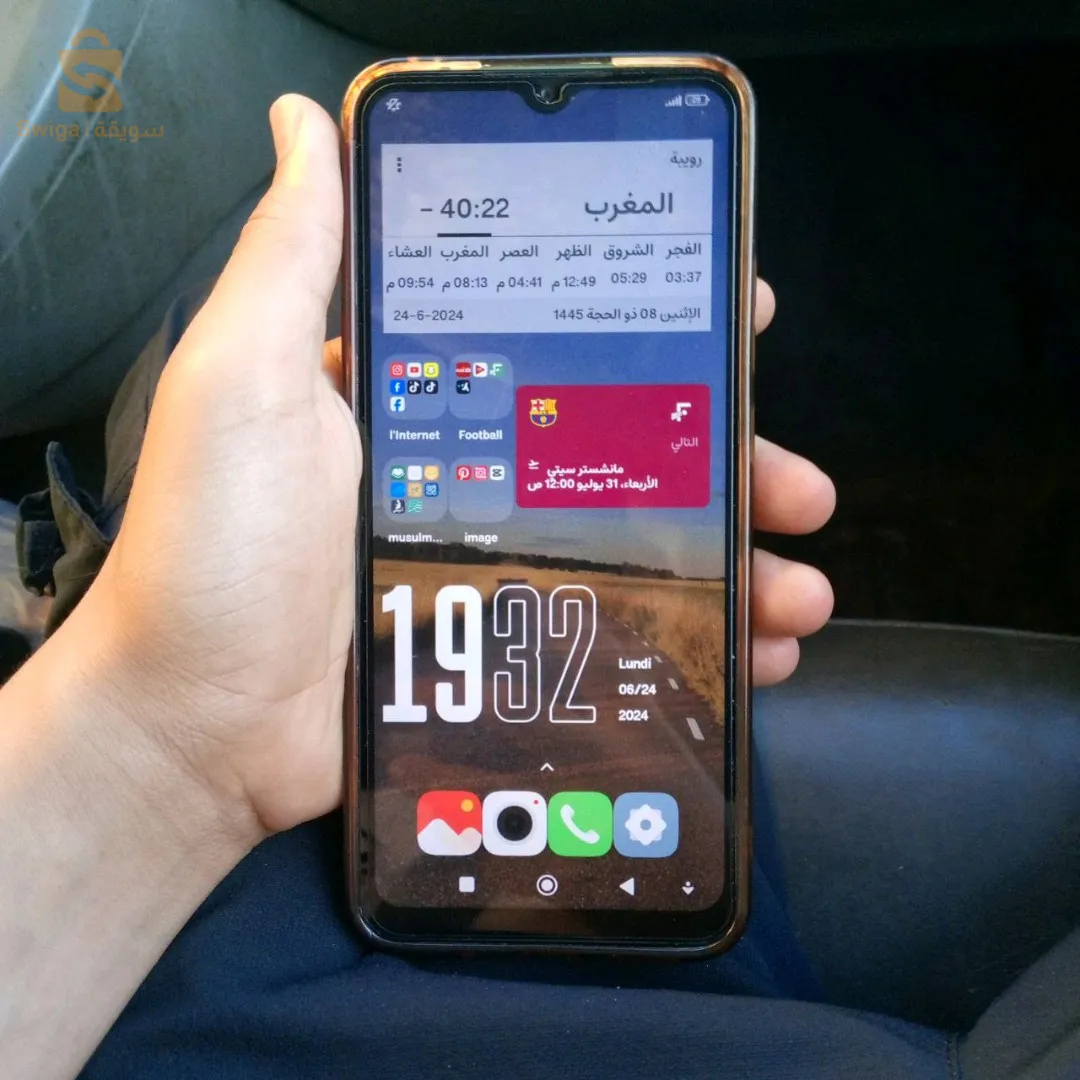 poco c40 
4/64