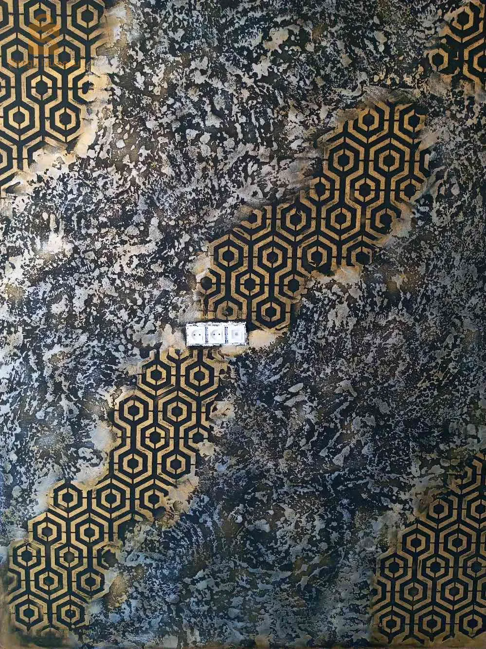 تطبيق جميع انواع الصباغات و الديكور +تركيب الواح الجبسية+تركيب جميع انواع اظواء الاصقف