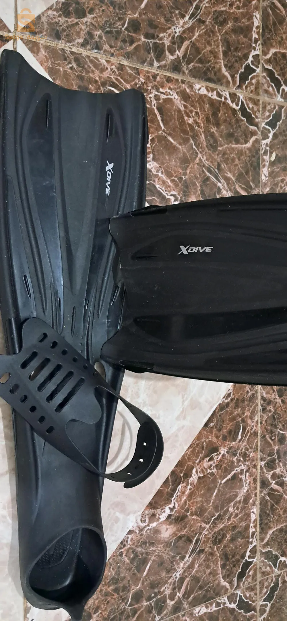 ارتق بأدائك في الغوص مع زعانف الغوص من X-Dive، المصممة لتوفير دفع مثالي تحت الماء. مثالية للغواصين من جميع المستويات، تضمن هذه الزعانف المتينة والمريحة فعالية وسهولة في الحركة.