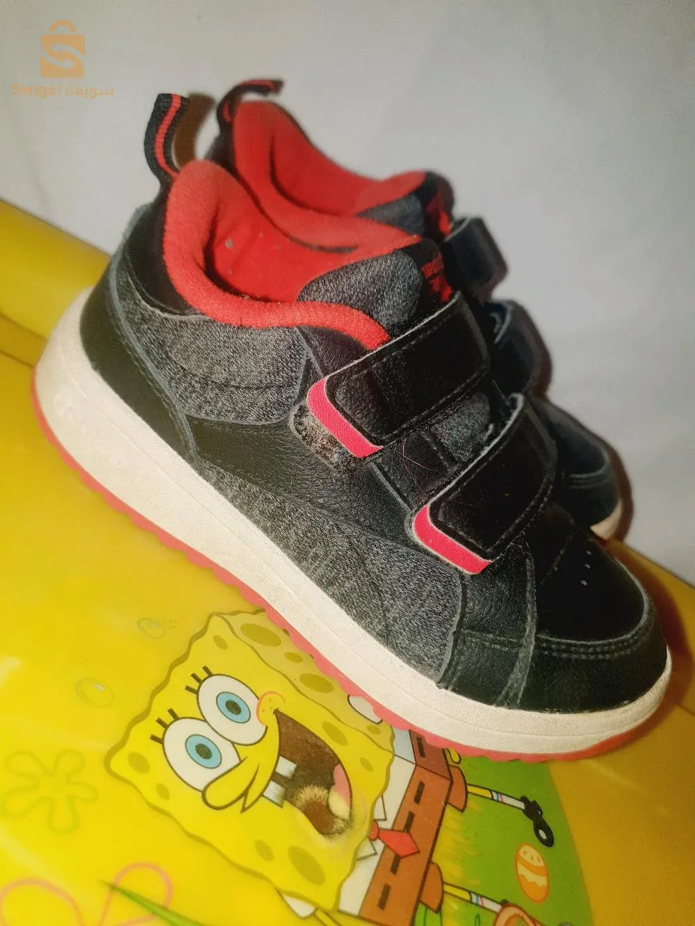 أحذية من ماركات عالمية للأطفال أولاد