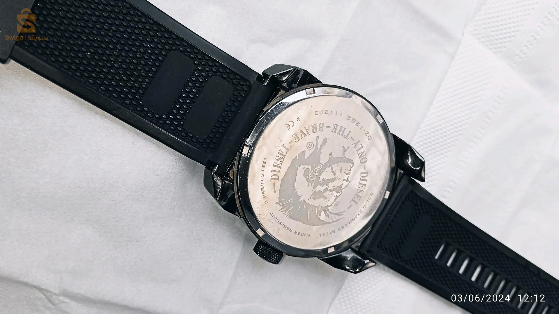 une très belle montre homme diesel presque neuf